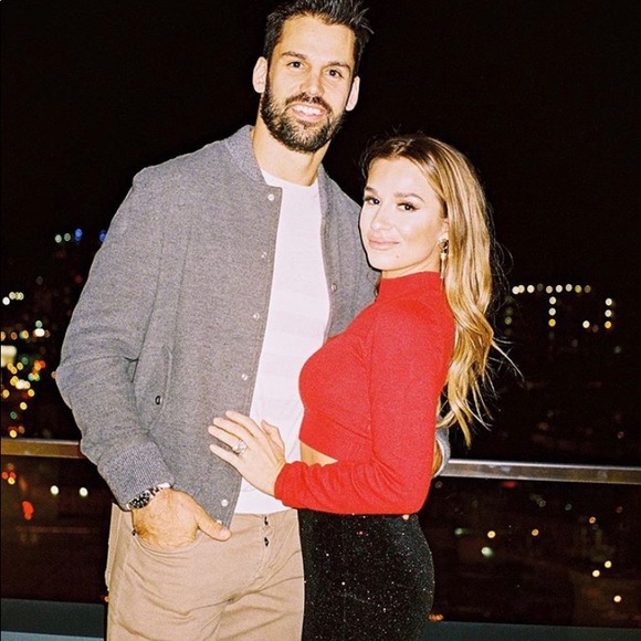 kittenish red sweater - never worn w tags! 💃🏼 - Picture 2 of 6